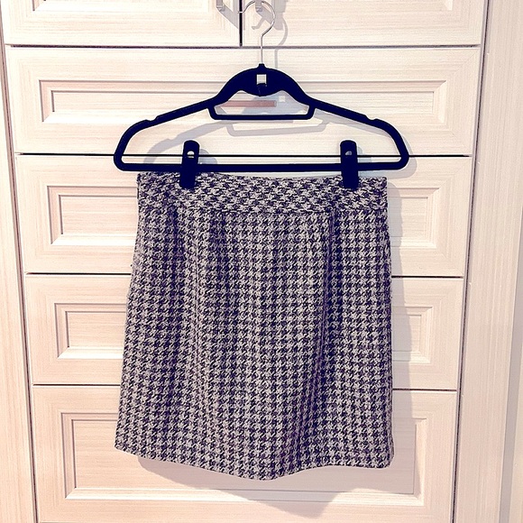 Ann Taylor Cozy Plaid Gray & White Skirt - Picture 2 of 4